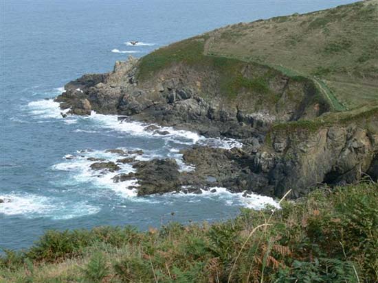 Bretagne. Sur la côte Bretonne, de très gros bars se trouvent dans les courants !